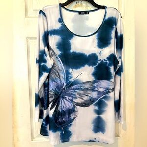 Lily NWOT Blue and White  Top Mid Length Sleeves Large Butterfly on Front